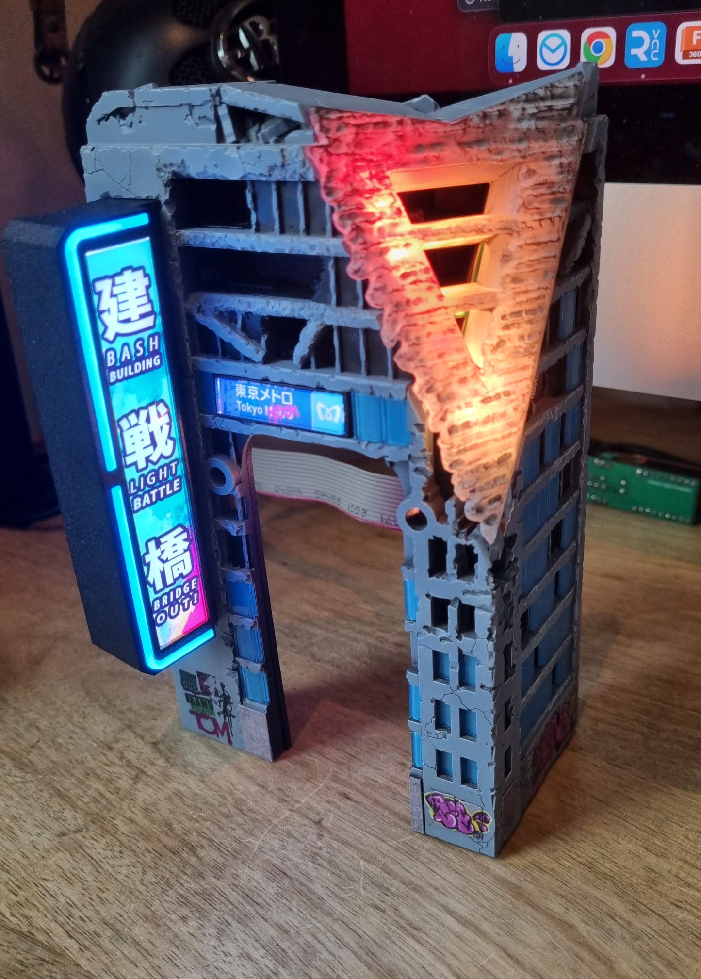 Godzilla "Subway" building mod (Tokyo Neon #3) (Colour version)