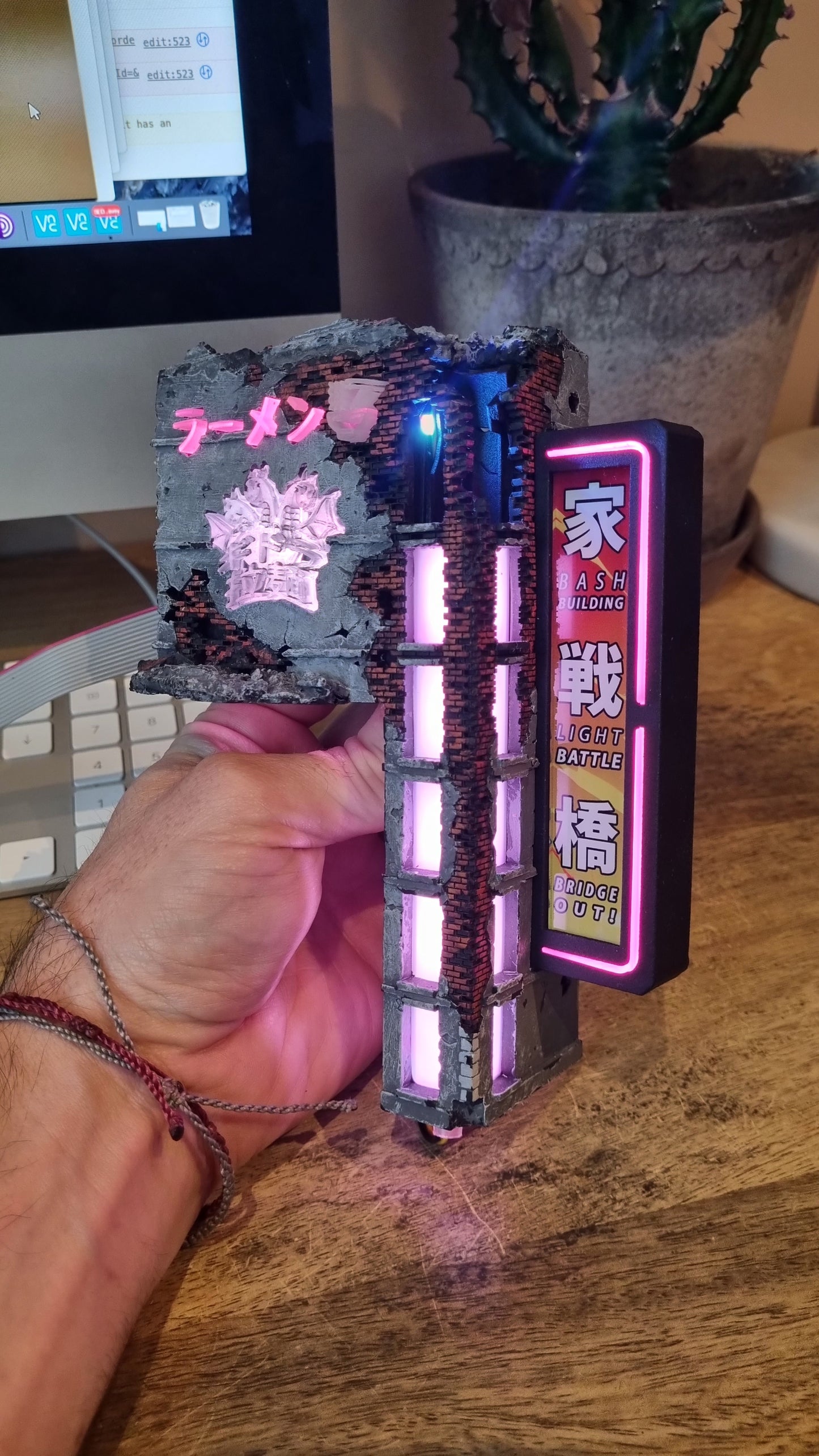 Godzilla "Noodle Bar" Building mod (Tokyo Neon #2) (Colour version)